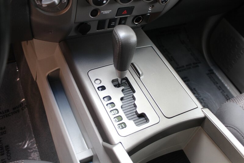 Used 2004 Nissan Armada SE w/ (BOS) Bose Pkg AWD/4WD image 12