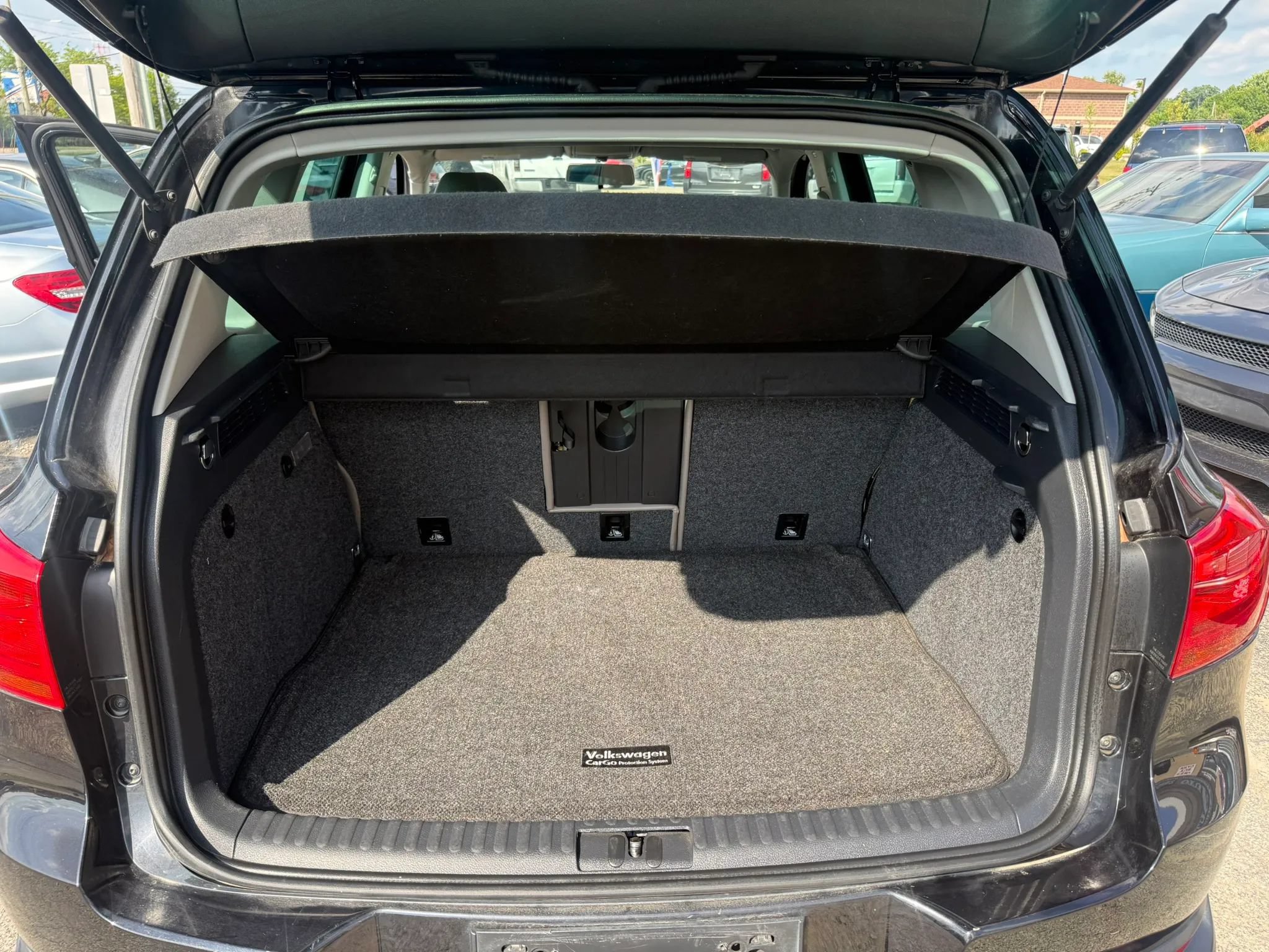 Used 2013 Volkswagen Tiguan S FWD image 19