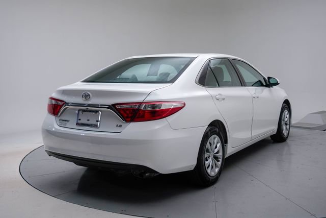 Used 2015 Toyota Camry LE image 22