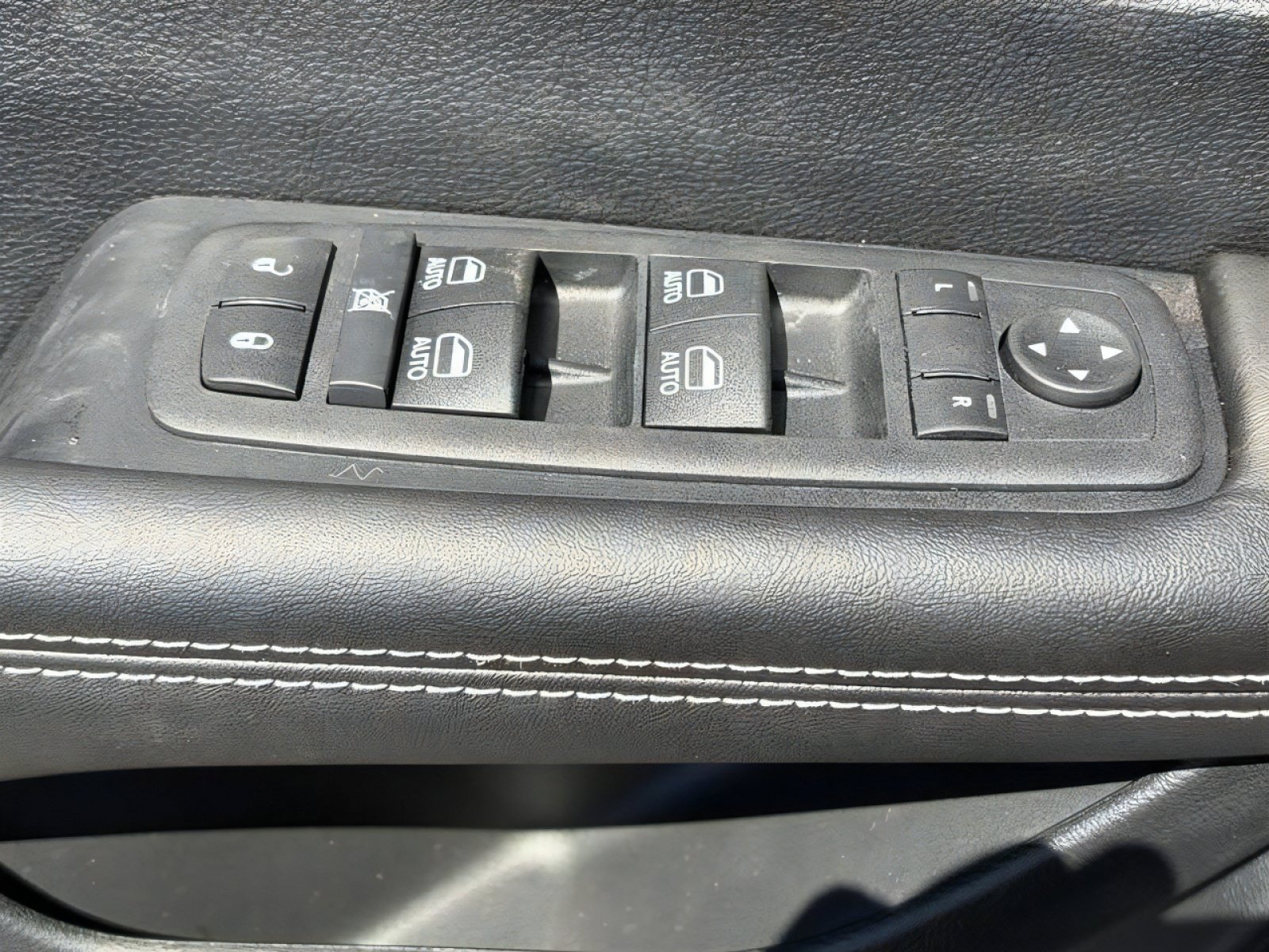 New 2026 Chrysler Voyager LX FWD image 15