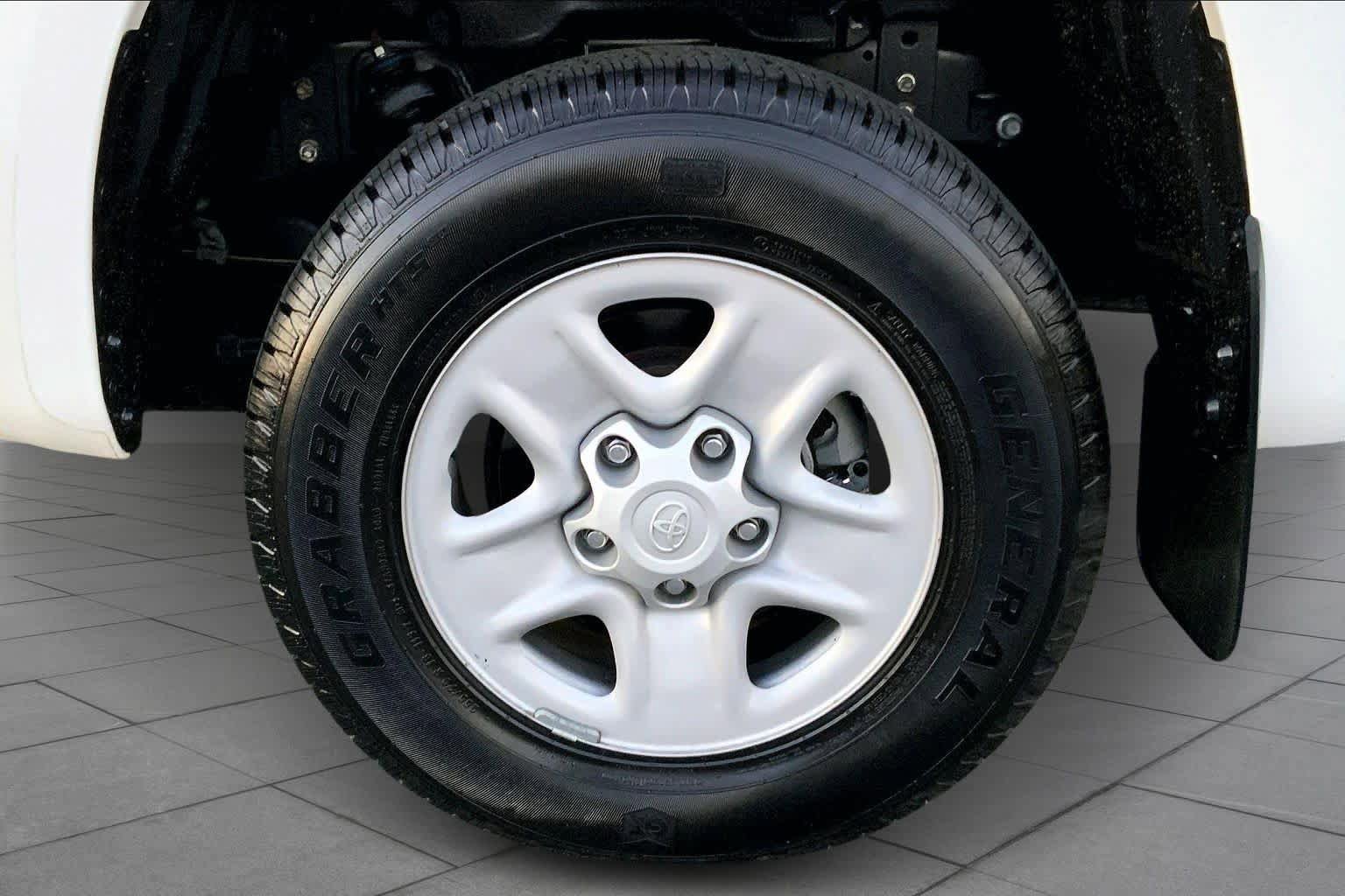 Used 2021 Toyota Tundra SR5 w/ SR5 Upgrade Package image 11