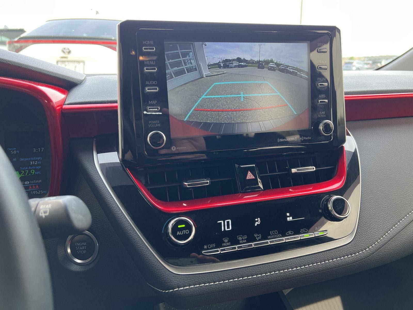 Used 2022 Toyota Corolla SE w/ SE Preferred Package FWD image 5