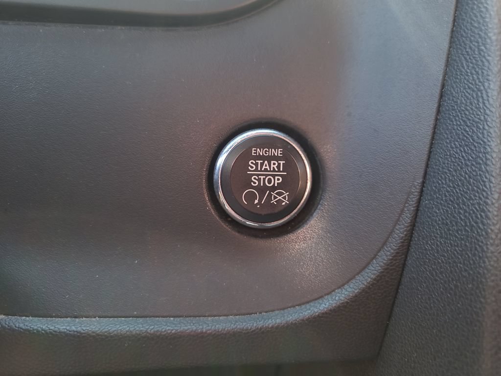 Used 2014 Dodge Challenger R/T RWD image 16