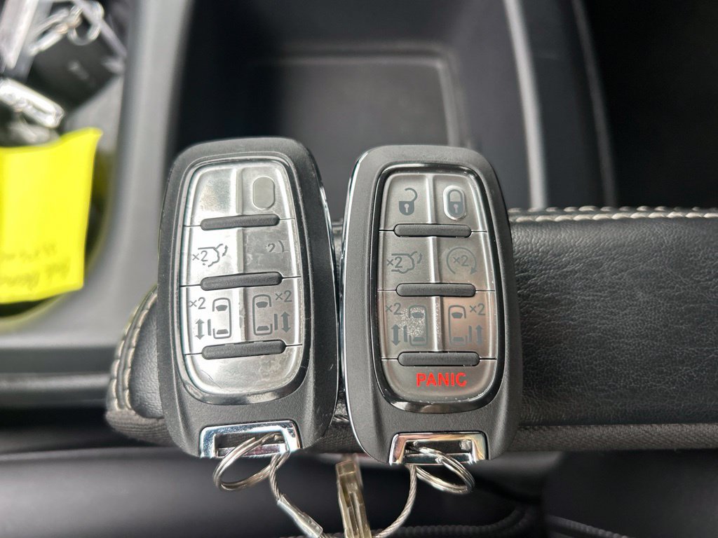 Used 2026 Chrysler Pacifica Select FWD image 18