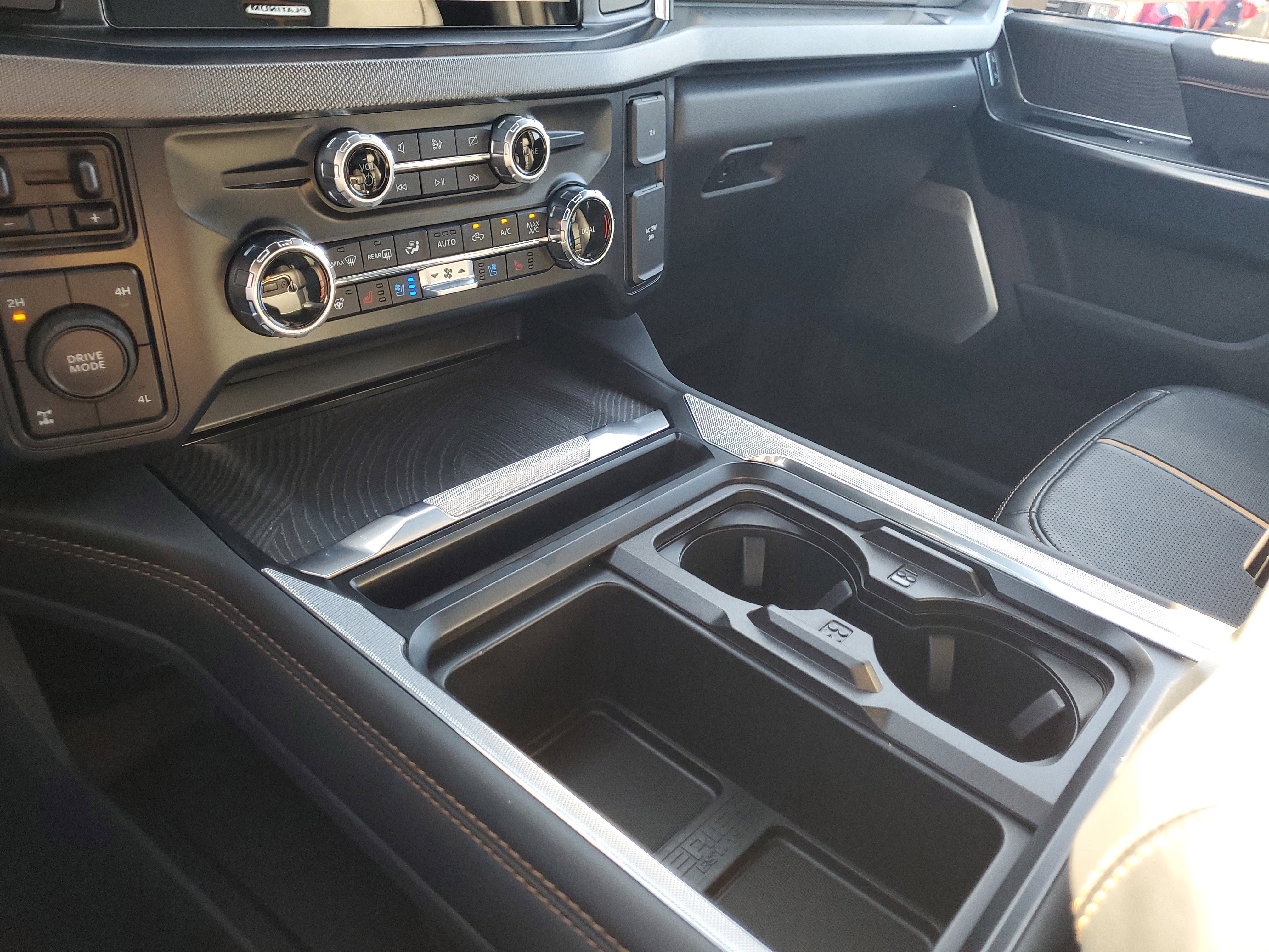 Used 2024 Ford F250 Platinum image 28