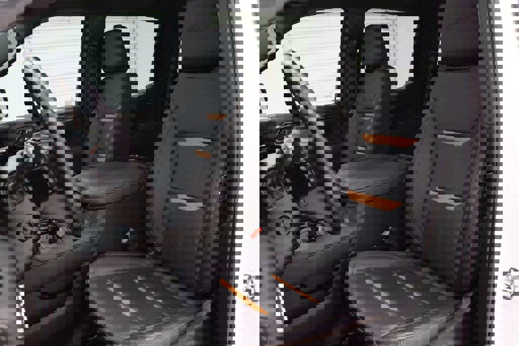 Used 2025 GMC Sierra 1500 AT4 w/ AT4 Premium Package image 24