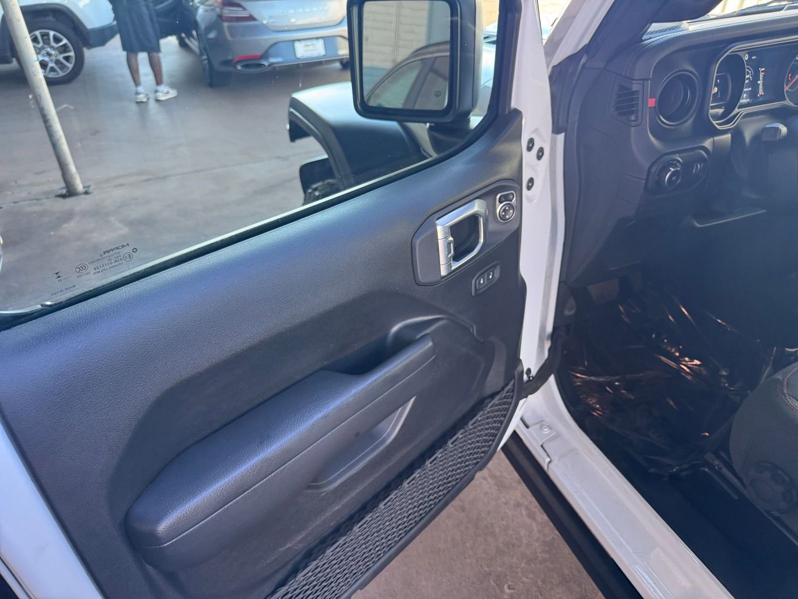 Used 2025 Jeep Wrangler Unlimited Rubicon image 20