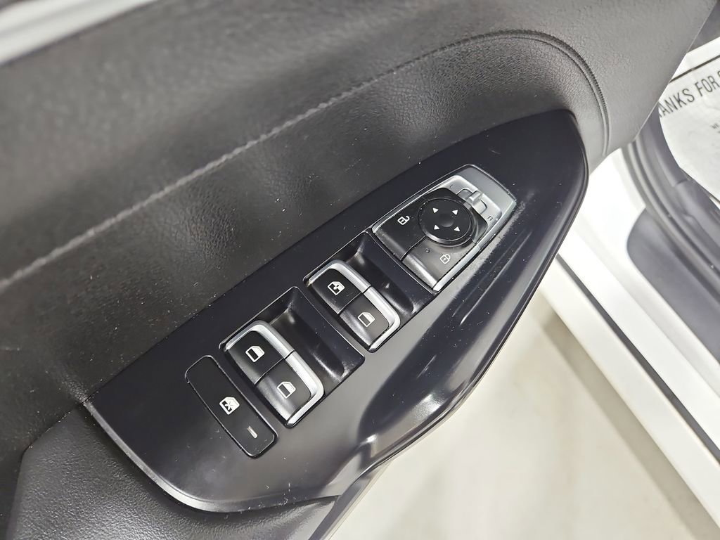 Used 2021 Kia K5 LXS image 12
