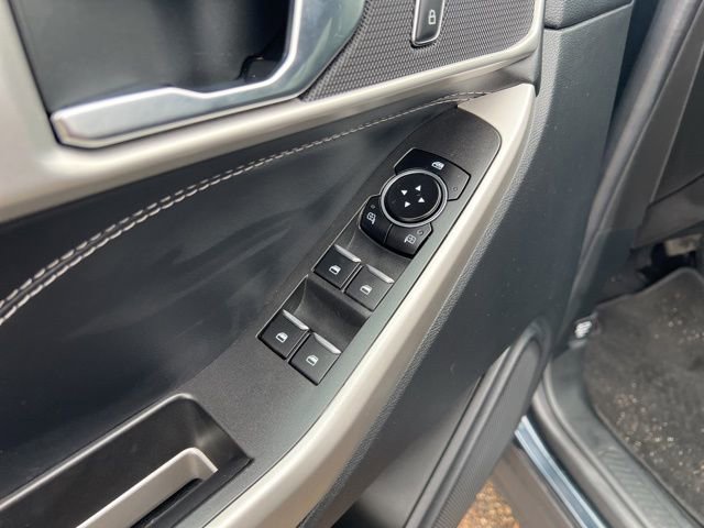 Used 2022 Ford Explorer XLT w/ Class IV Trailer Tow Package image 10