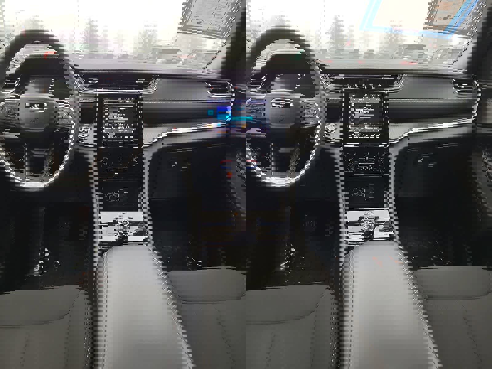 Used 2024 Jeep Grand Cherokee L Laredo w/ Luxury Tech Group I image 18