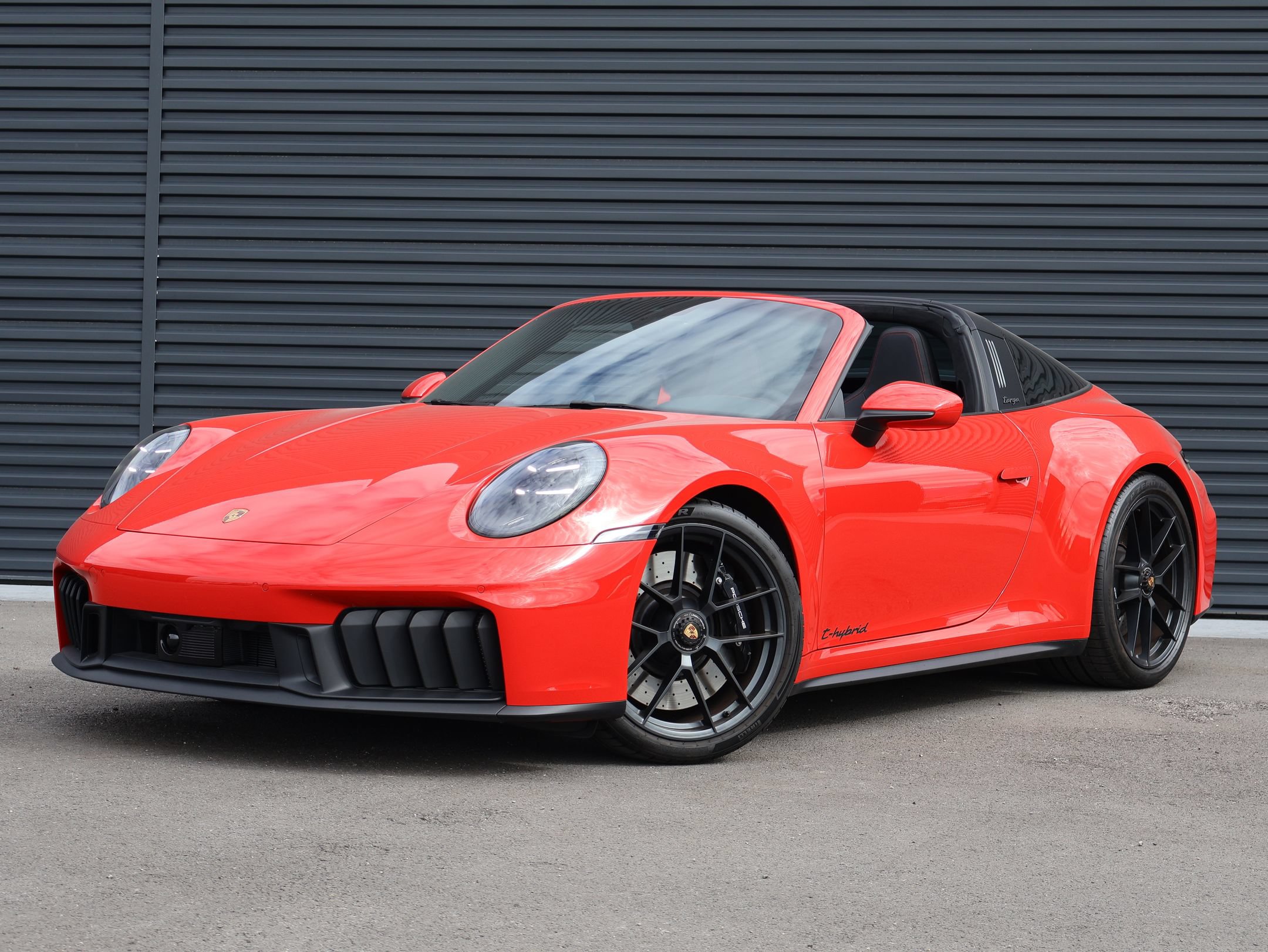 Certified 2026 Porsche 911 Targa 4 GTS AWD/4WD image 32