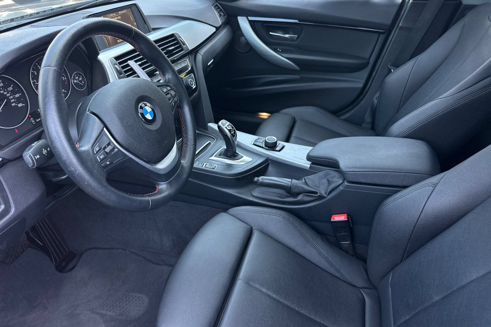 Used 2016 BMW 340i xDrive Sedan AWD/4WD image 9