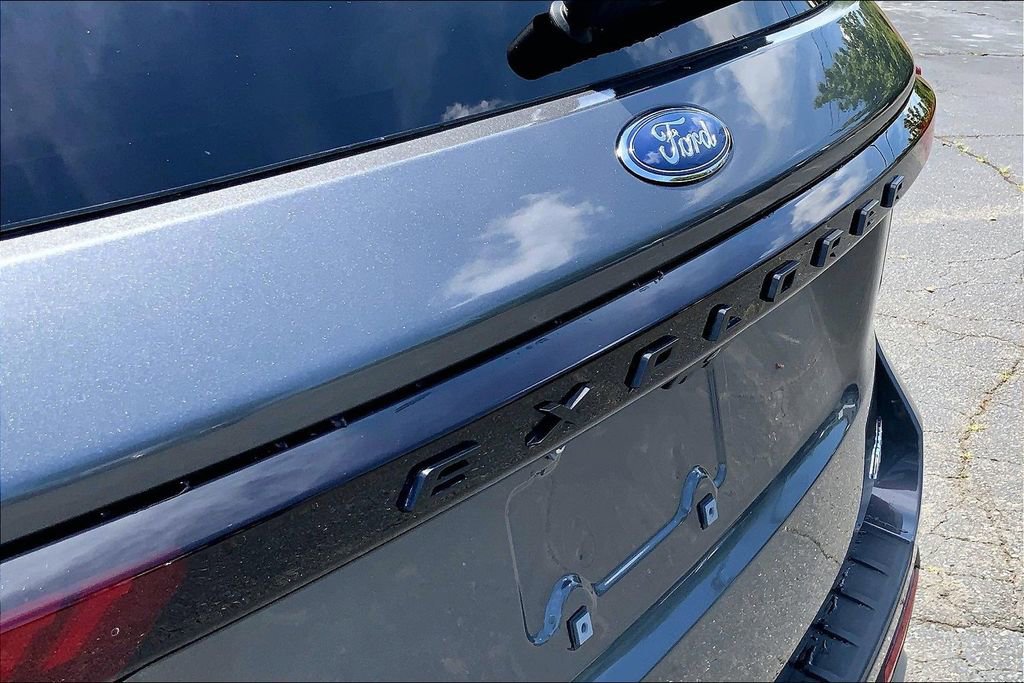 Used 2025 Ford Explorer Platinum w/ LUX Leather Package AWD/4WD image 24