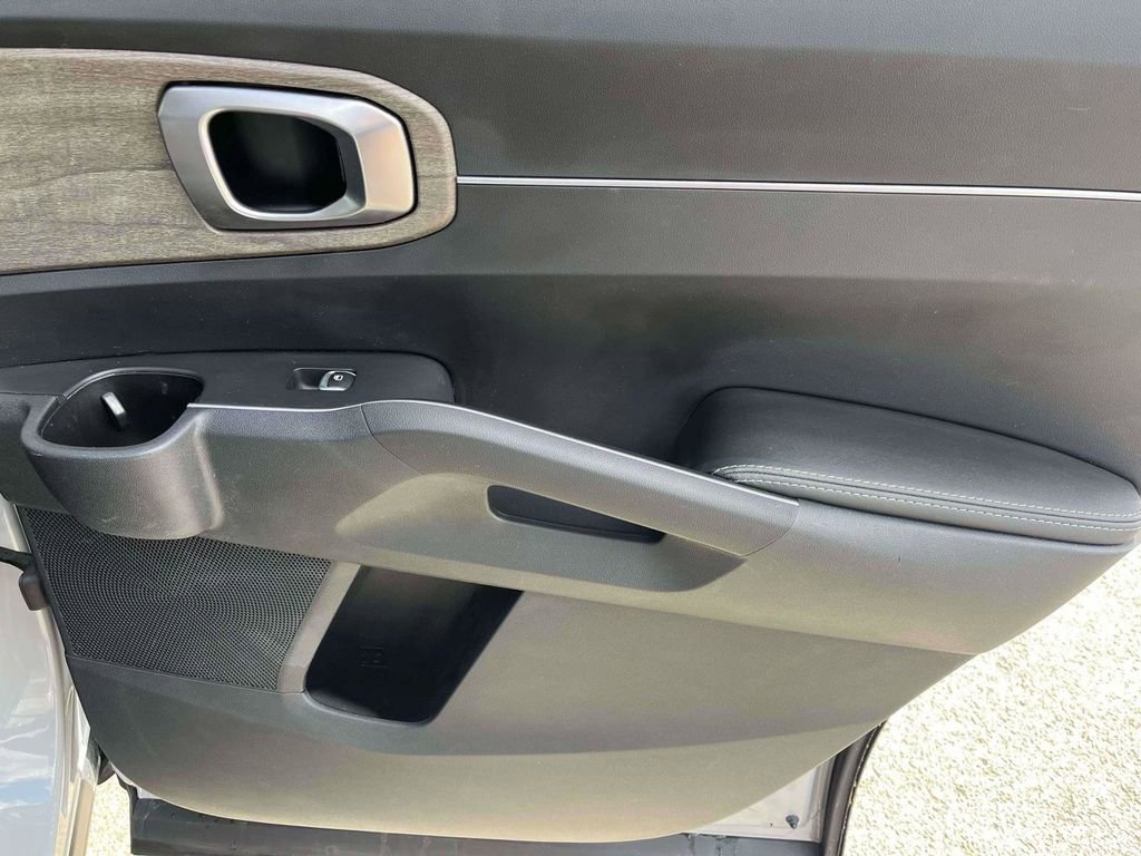 Used 2023 Kia Sorento X-Line EX image 8
