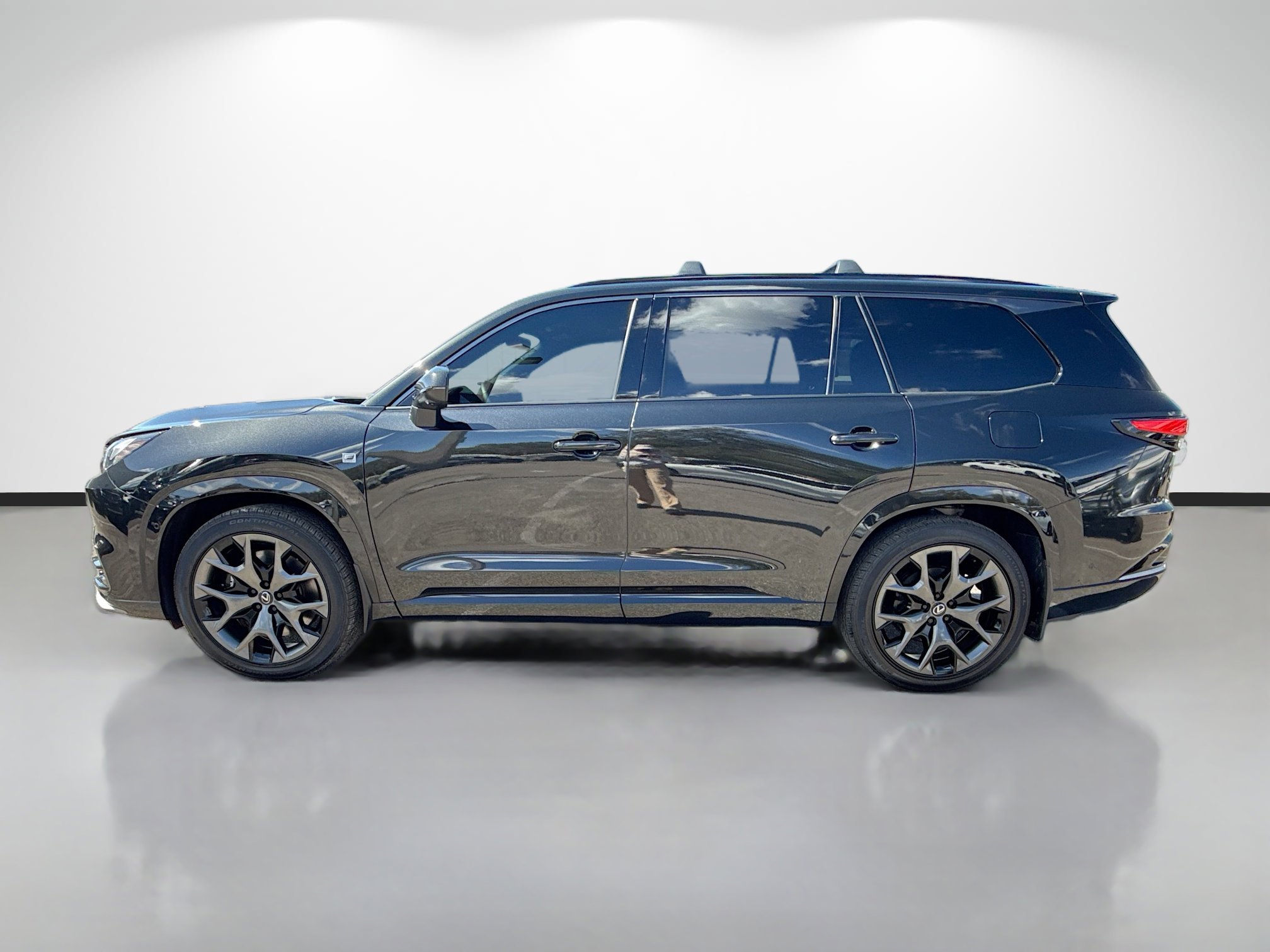 Used 2025 Lexus TX 500h AWD w/ Technology Package image 6