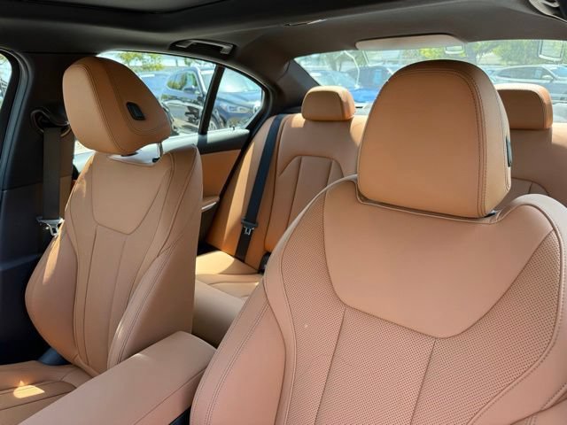 Used 2026 BMW 330i Sedan w/ Premium Package RWD image 21