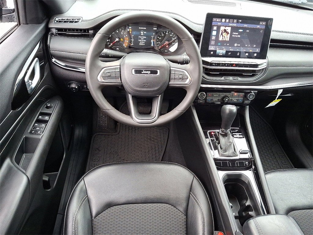 Used 2023 Jeep Compass Altitude w/ Convenience Group image 12