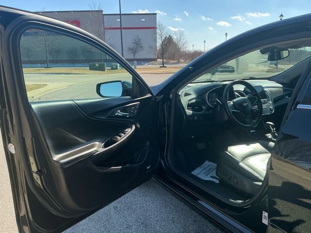 Used 2024 Chevrolet Malibu LT image 15