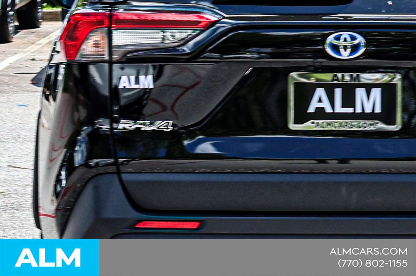Used 2024 Toyota RAV4 LE AWD/4WD image 13