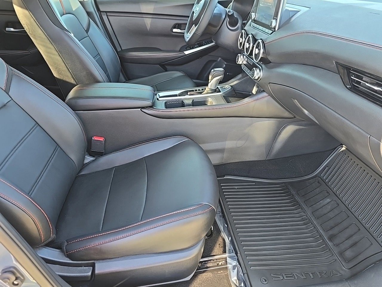 Used 2024 Nissan Sentra SR w/ SR Premium Package image 37