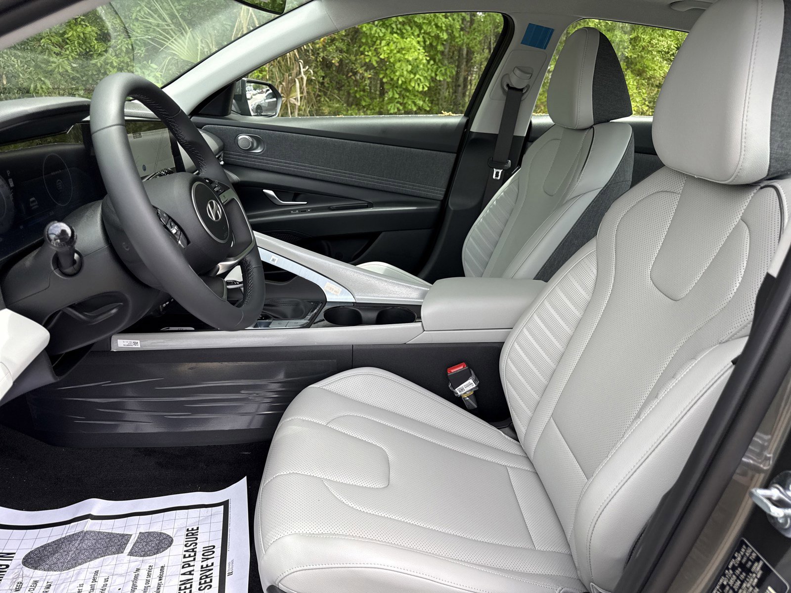 New 2026 Hyundai Elantra Limited FWD image 10