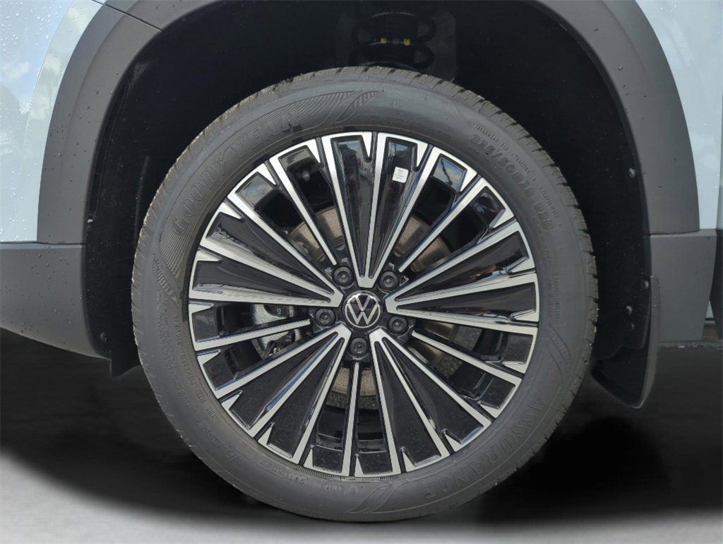 New 2026 Volkswagen Taos SE image 45