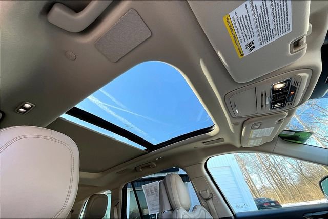 Used 2021 Lincoln Aviator Grand Touring w/ Equipment Group 302A image 17