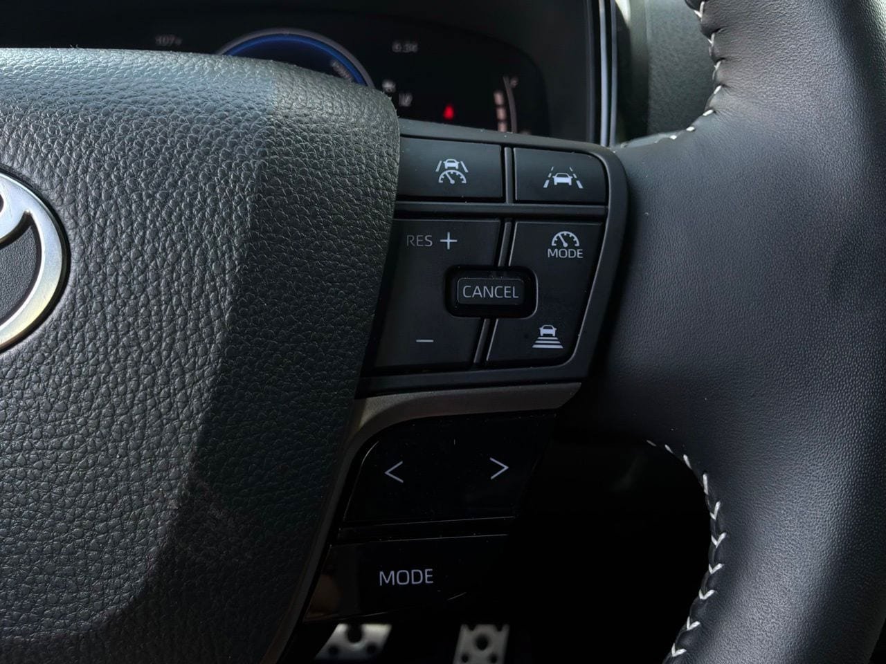Used 2026 Toyota Camry SE FWD image 36