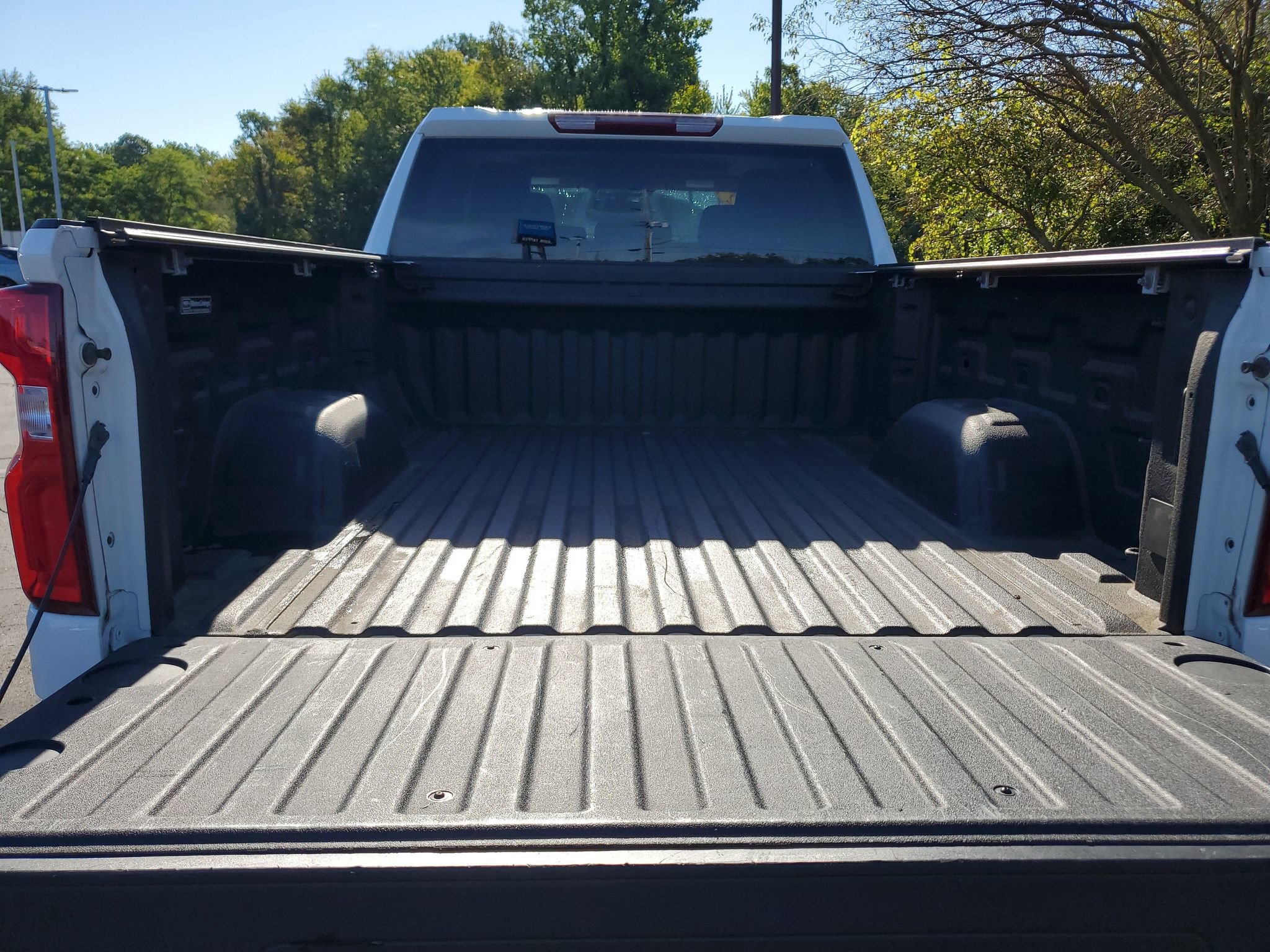 Used 2022 Chevrolet Silverado 1500 RST w/ Z71 Off-Road Package AWD/4WD image 8
