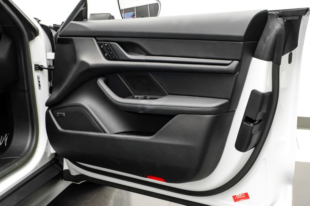 Used 2023 Porsche Taycan RWD image 40