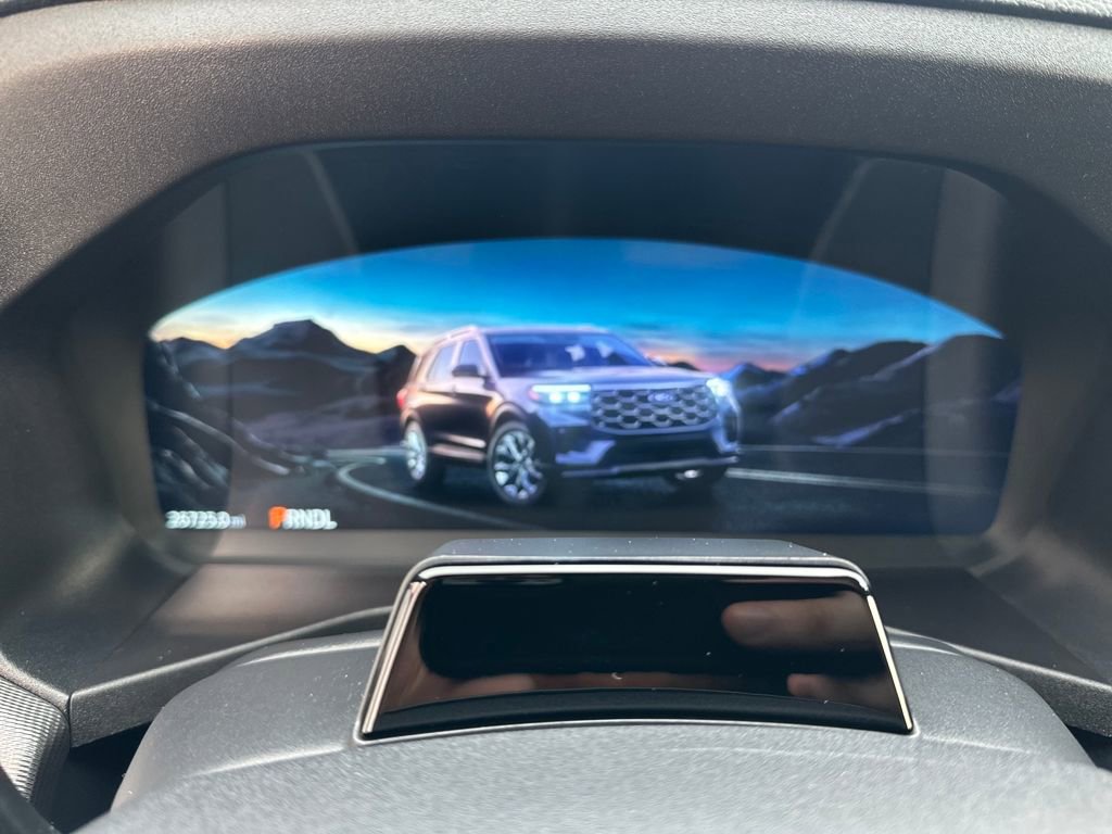 Used 2025 Ford Explorer ST-Line image 23