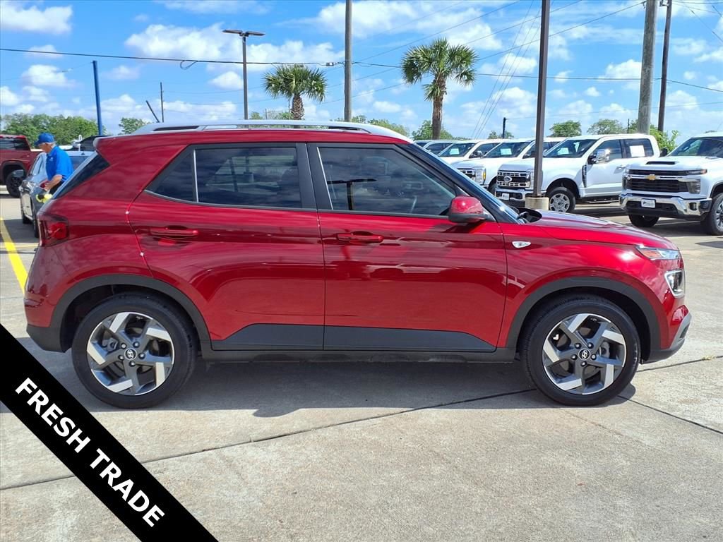Used 2024 Hyundai Venue Limited image 8