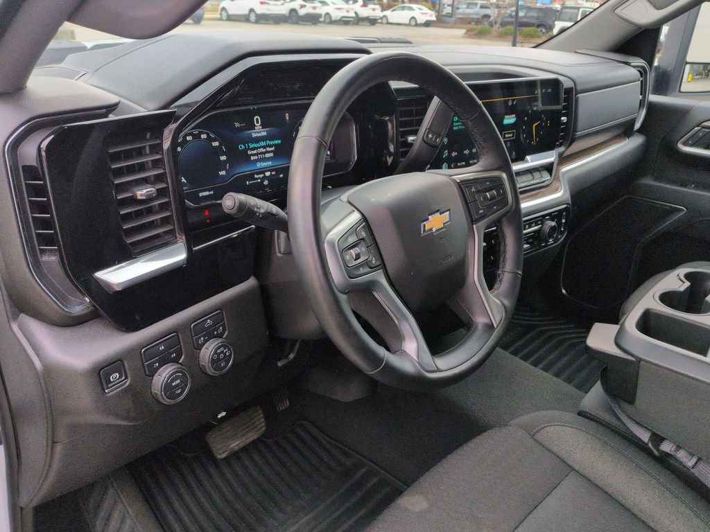 Used 2025 Chevrolet Silverado 2500 LT w/ Convenience Package image 17