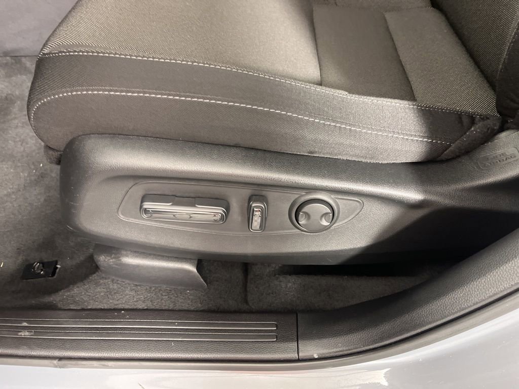 Used 2025 Honda CR-V EX image 21