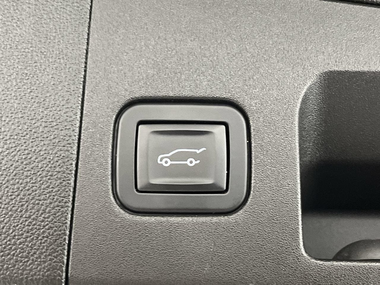 Certified 2018 Cadillac XT5 Premium Luxury AWD/4WD image 36