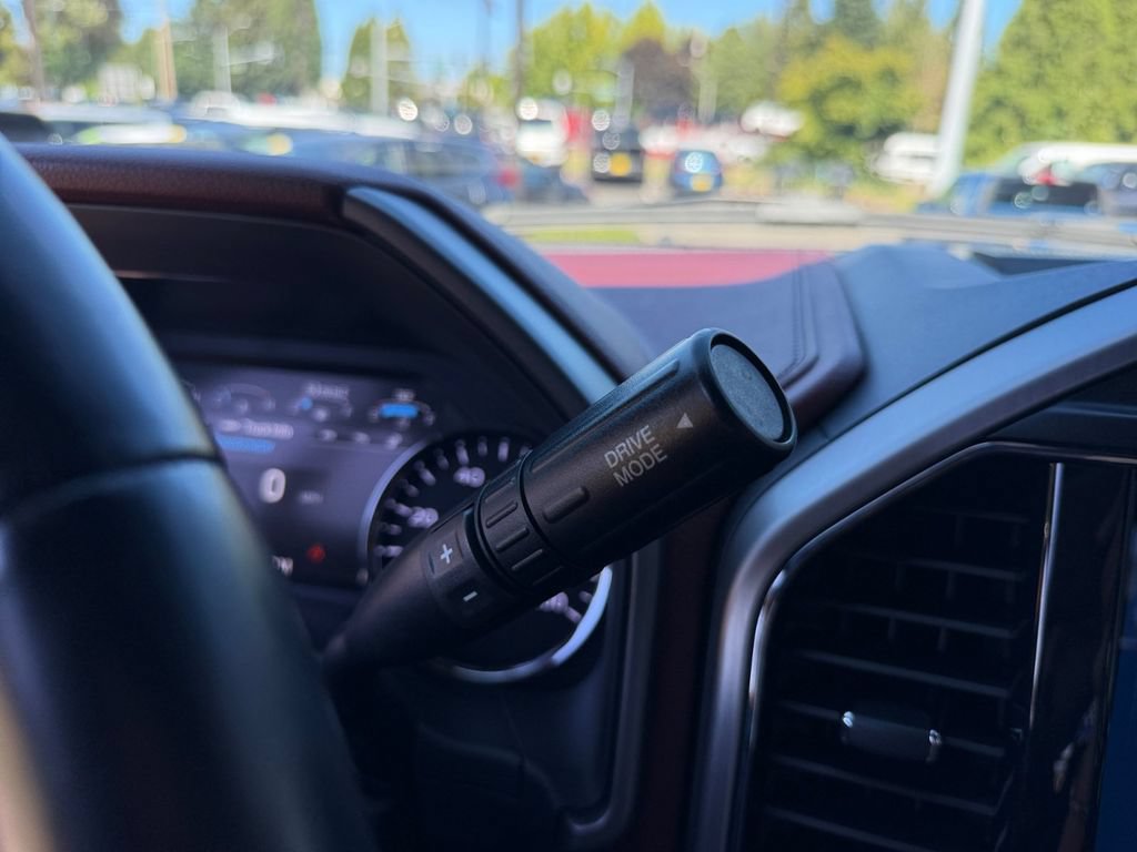Used 2022 Ford F350 Platinum w/ FX4 Off-Road Package AWD/4WD image 18