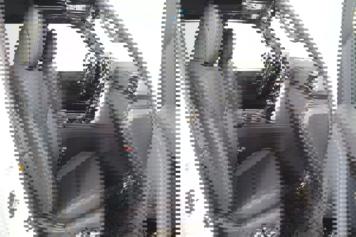 Used 2025 Lexus LX 600 4WD w/ Luxury Package image 13