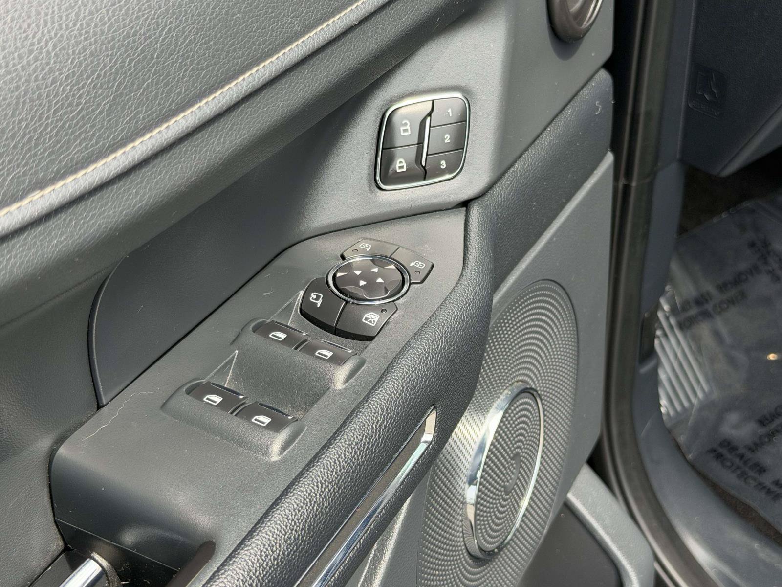 Used 2022 Ford Expedition XLT AWD/4WD image 19