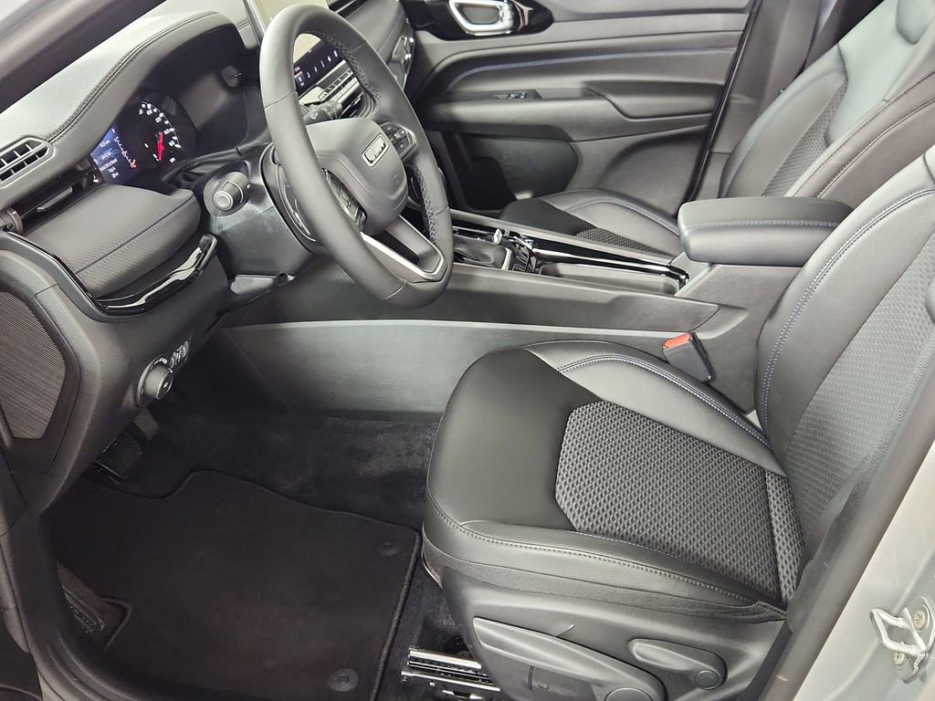 New 2025 Jeep Compass Latitude w/ Altitude Special Edition image 7