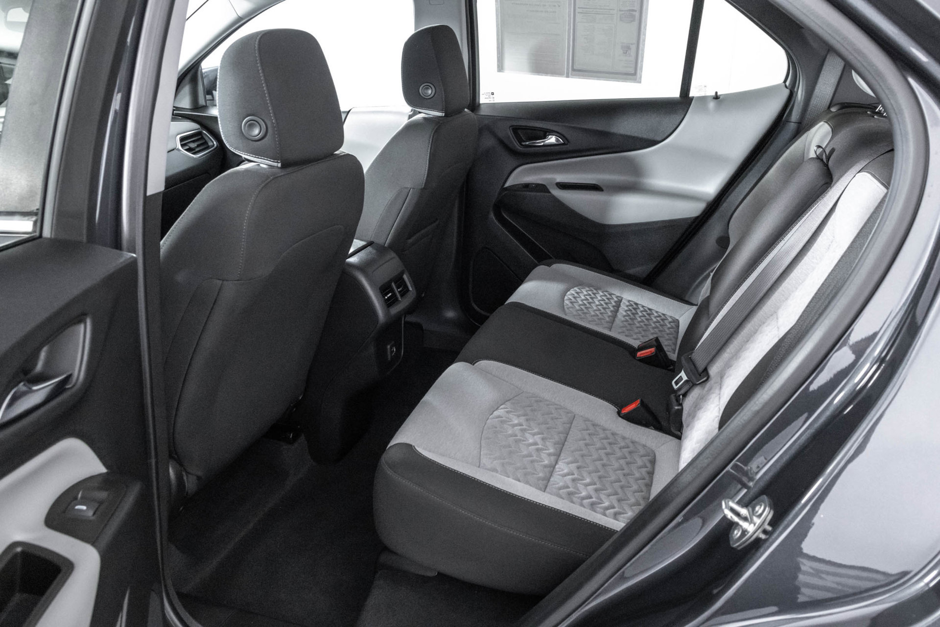 Used 2023 Chevrolet Equinox LT w/ Driver Convenience Package FWD image 35