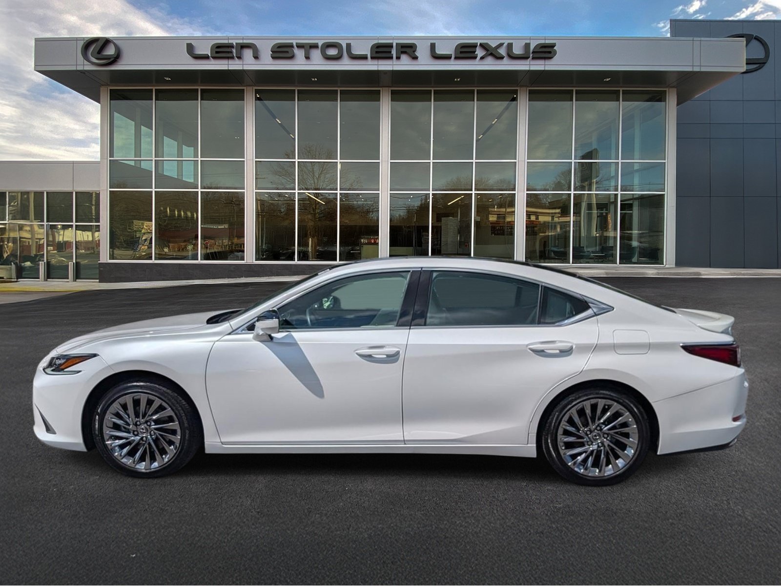 Certified 2025 Lexus ES 350 Ultra Luxury w/ Accessory Package (Z1) FWD image 6