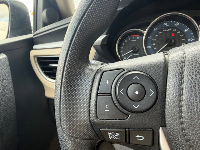Used 2016 Toyota Corolla LE FWD image 17