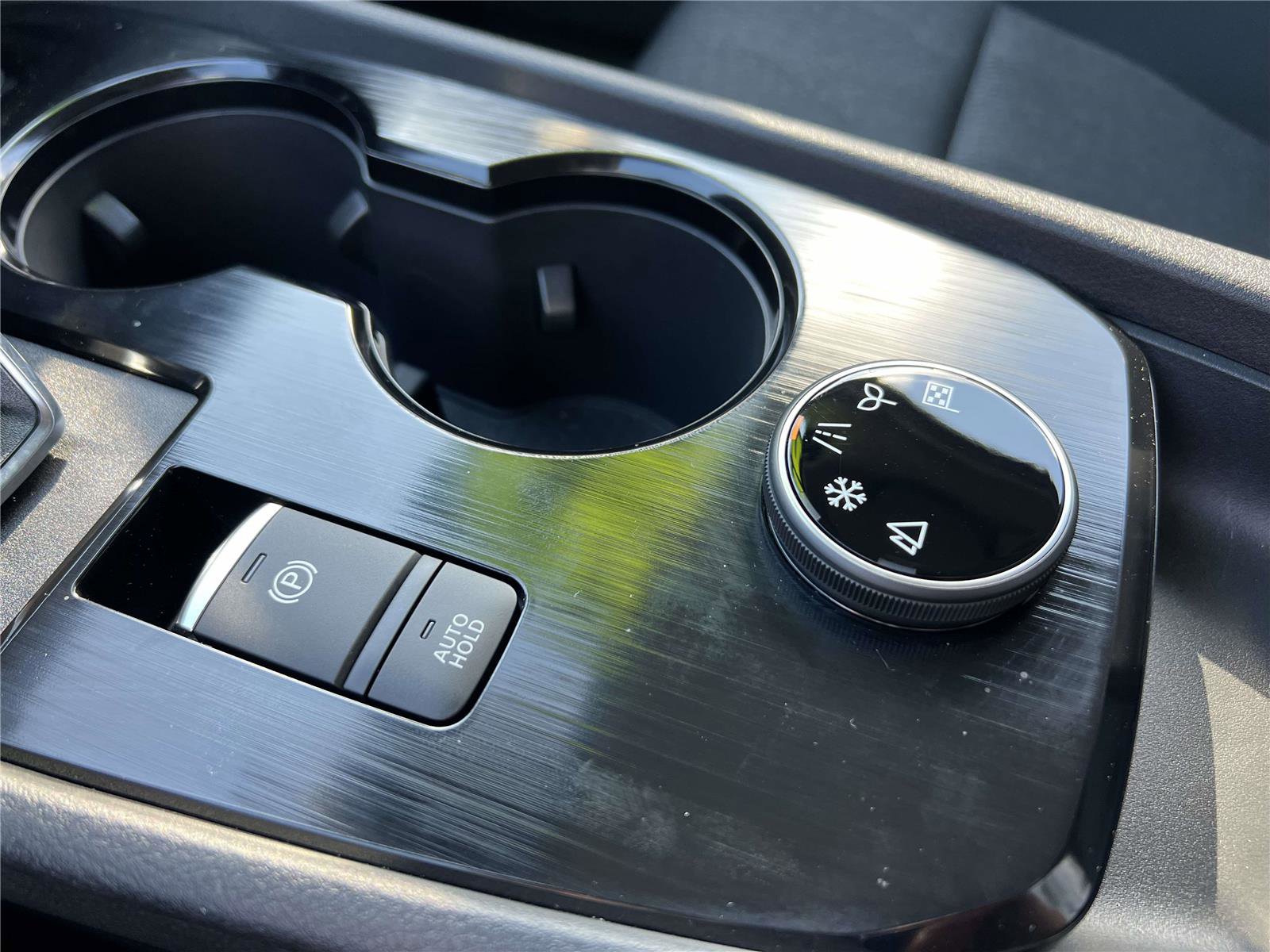 Used 2025 Nissan Rogue SV image 40