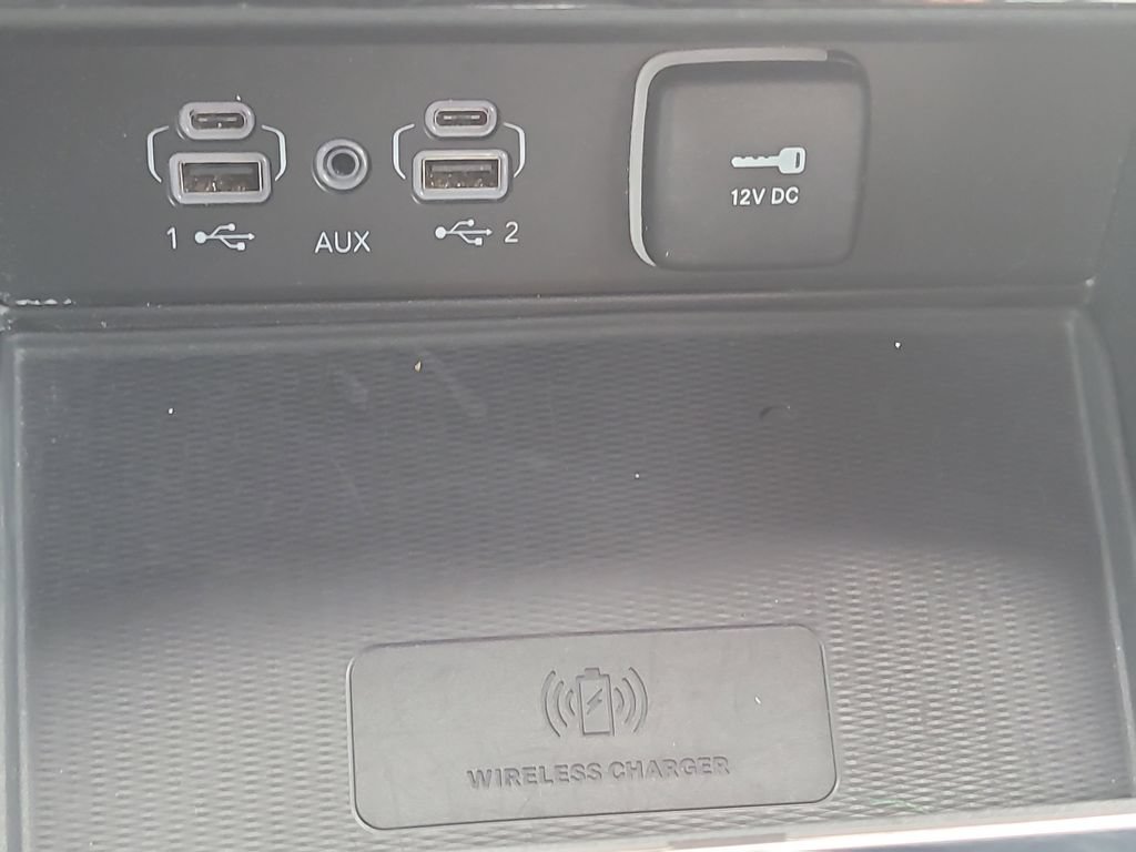 Certified 2023 Jeep Grand Cherokee Limited w/ Luxury Tech Group II AWD/4WD image 32