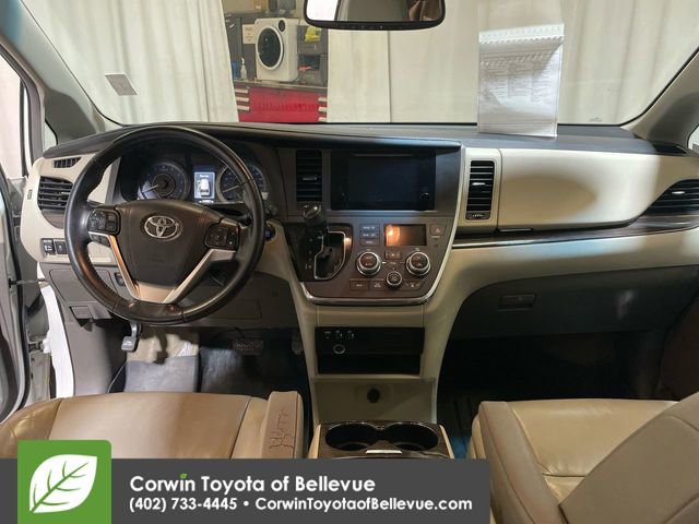 Used 2015 Toyota Sienna XLE image 11