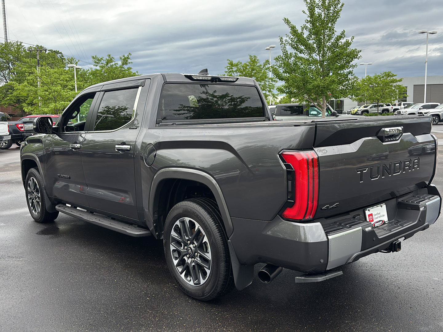 Used 2025 Toyota Tundra Limited AWD/4WD image 25