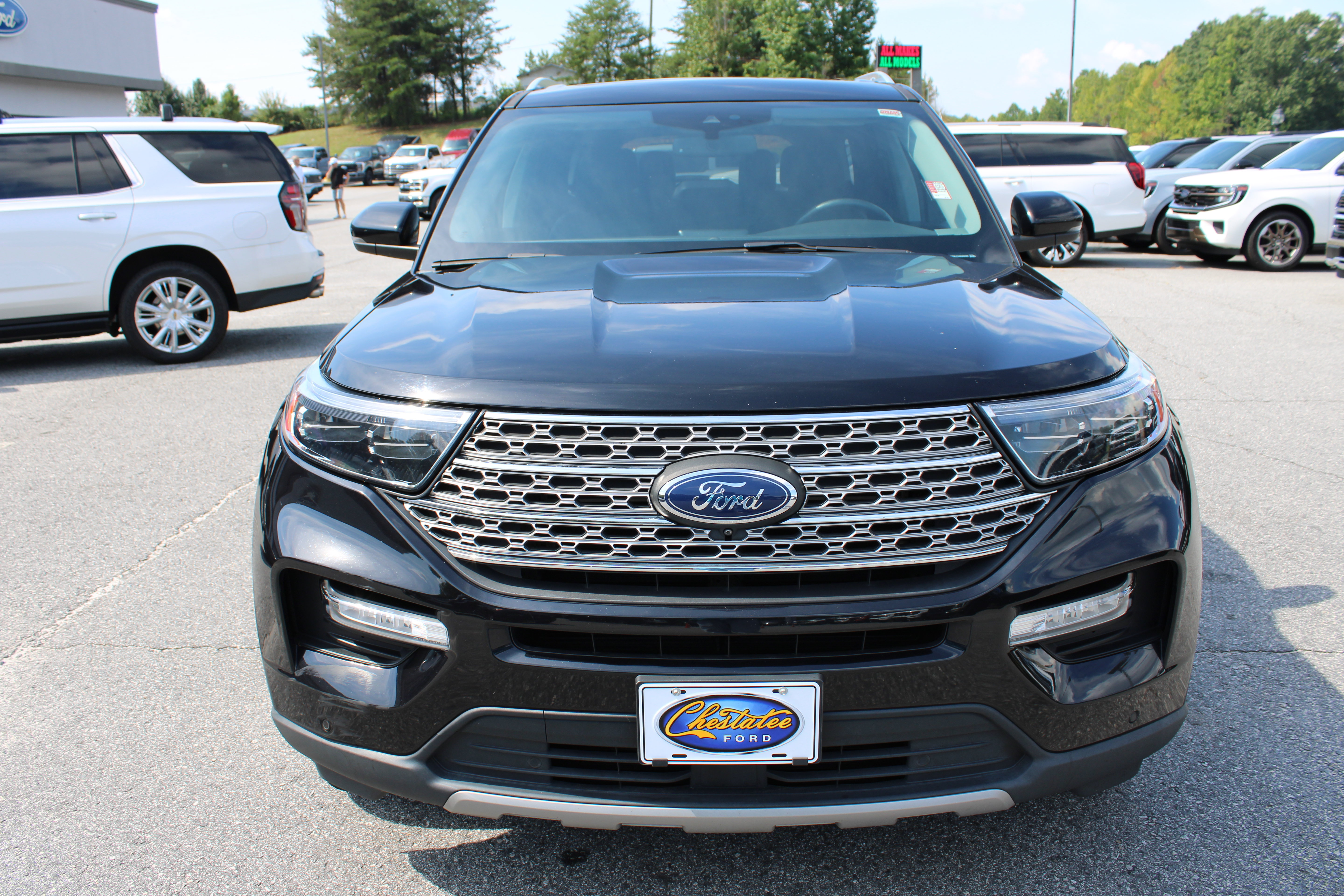 Used 2021 Ford Explorer Limited w/ Equipment Group 301A RWD image 3