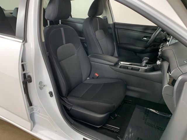 Used 2025 Nissan Sentra SV w/ All-Weather Package FWD image 33