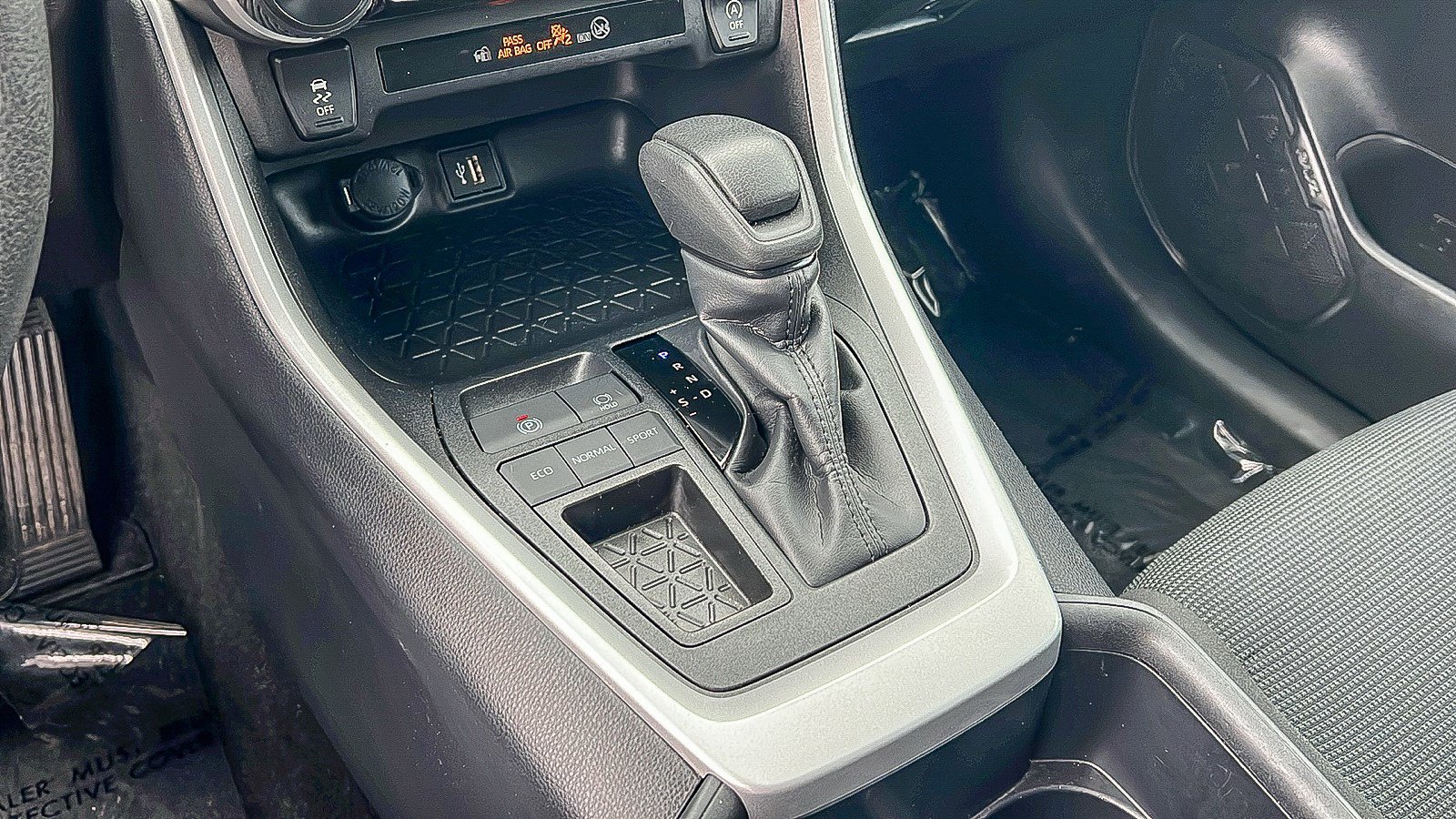 Certified 2025 Toyota RAV4 LE image 19