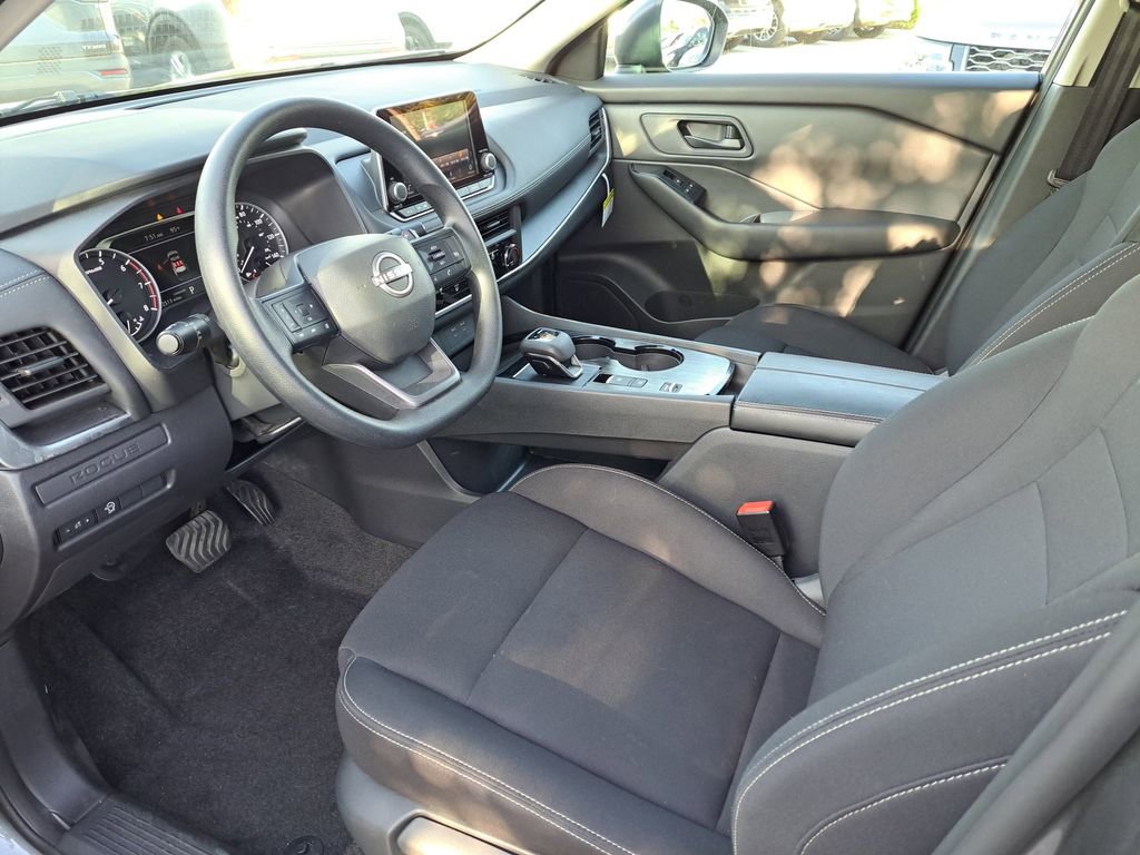 Used 2025 Nissan Rogue S image 13